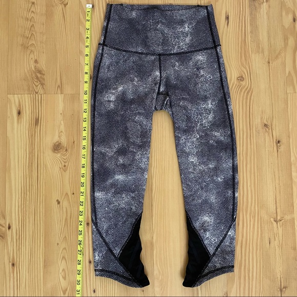 Lululemon Women’s Size 6 Capri Leggings Herringbone Pattern - Picture 5 of 14